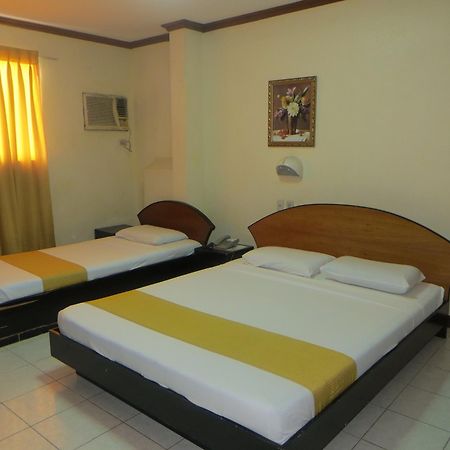 พารากอน สวีท Hotel Cebu ภายนอก รูปภาพ