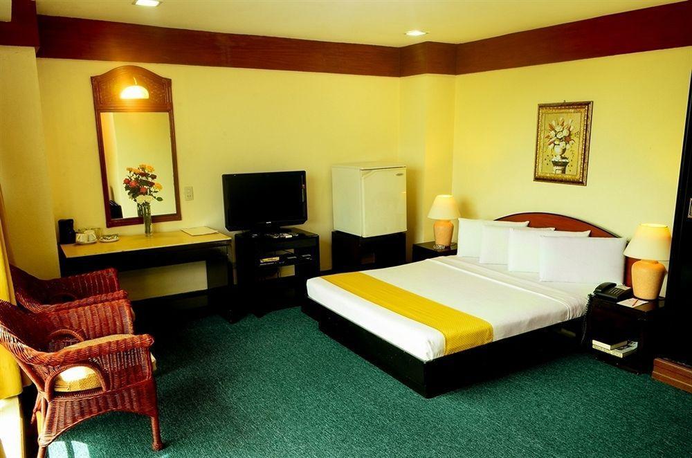 พารากอน สวีท Hotel Cebu ภายนอก รูปภาพ