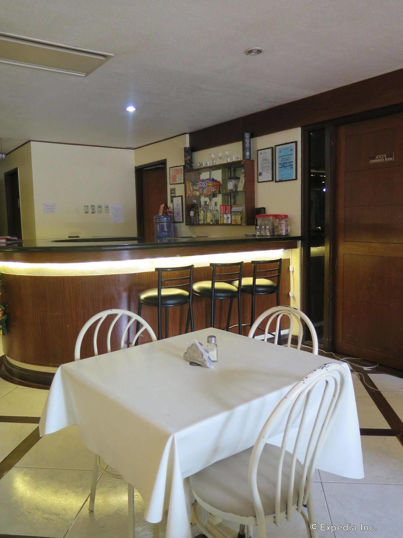 พารากอน สวีท Hotel Cebu ภายนอก รูปภาพ
