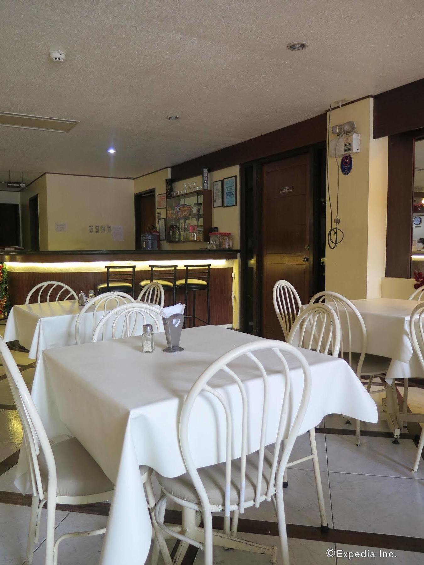 พารากอน สวีท Hotel Cebu ภายนอก รูปภาพ